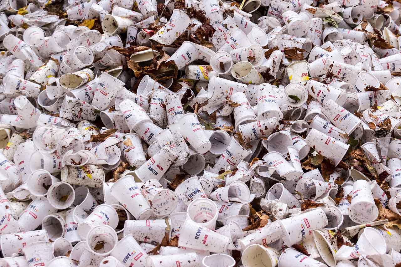 Müll Plastikbecher