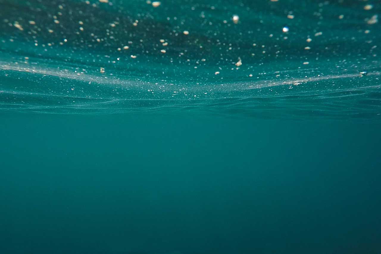 Unterwasser Müll