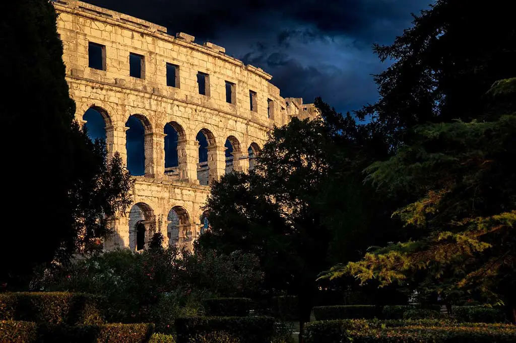 Schönste Orte Kroatien Reiseziele Pula Amphitheater