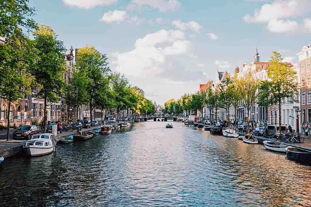 Sehenswürdigkeiten Niederlande Amsterdam Grachten