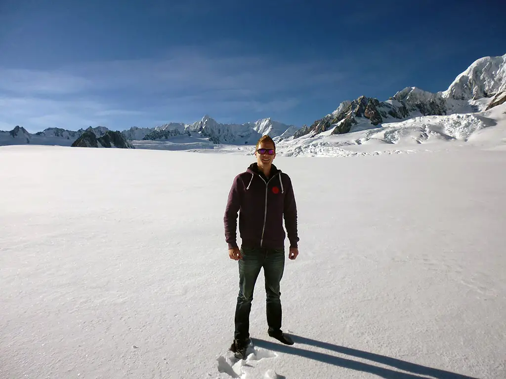 Happytravels Autor auf dem Eis